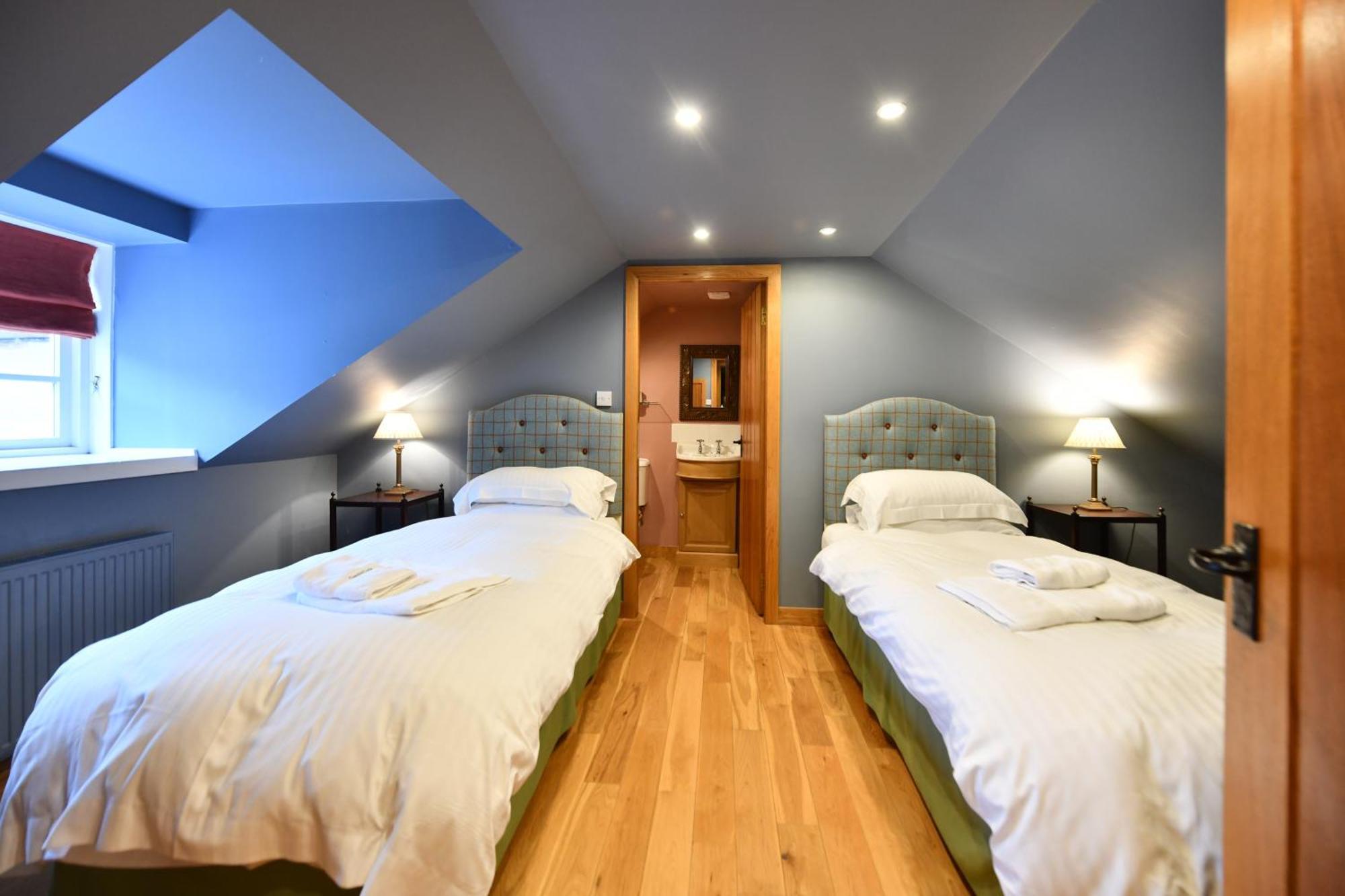 Cloncaird Castle Estate Cottages Maybole Esterno foto